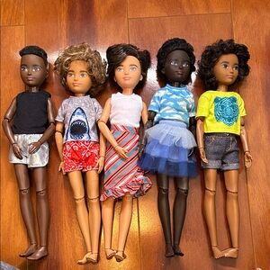 Mattel Creatable World Gender Neutral Dolls and Accessories